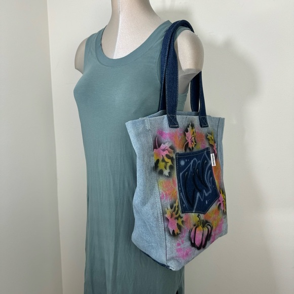 Bloomingdale’s Denim Jean Tote Bag Travel shopper Graffiti Paint - Picture 3 of 7